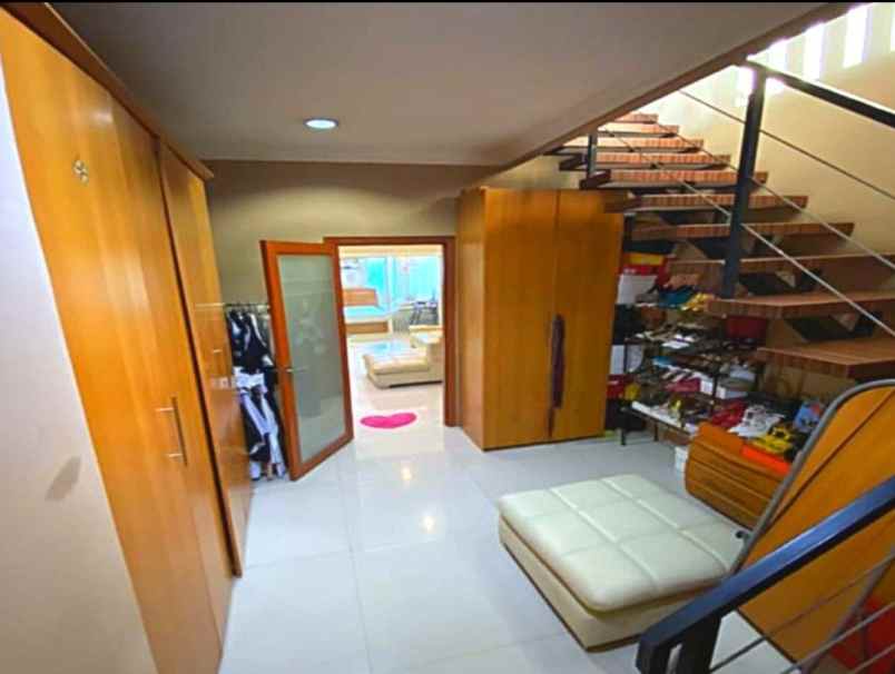 dijual rumah jelambar jakarta barat