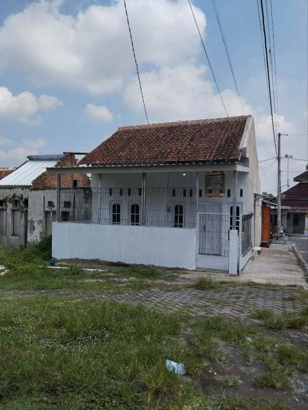 dijual rumah jeruksawit gondangrejo