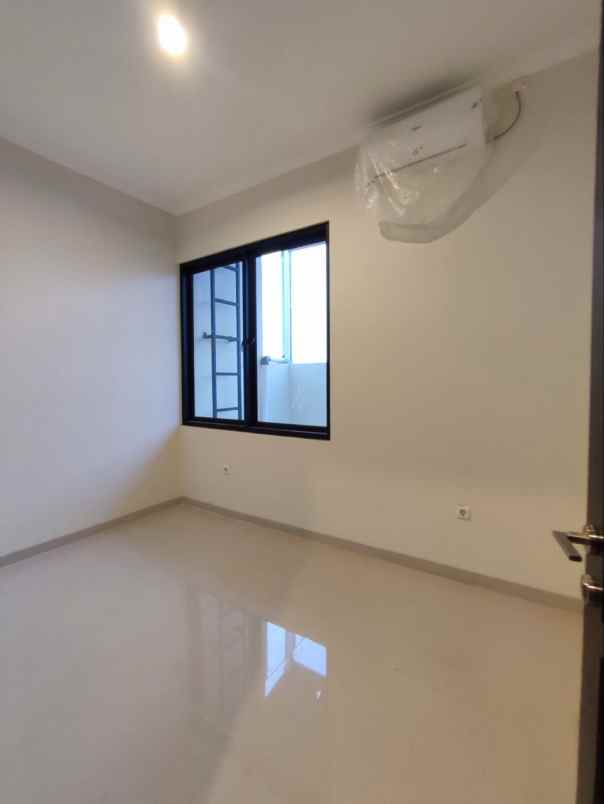 dijual rumah jl arjuna