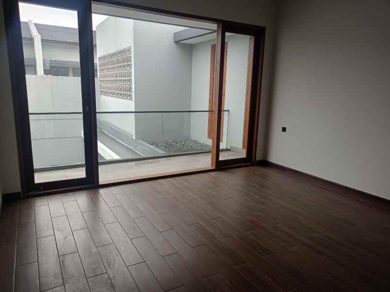 dijual rumah jl buah batu