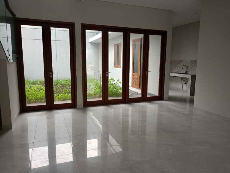 dijual rumah jl buah batu