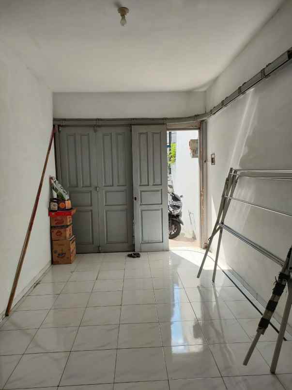 dijual rumah jl cempaka putih raya