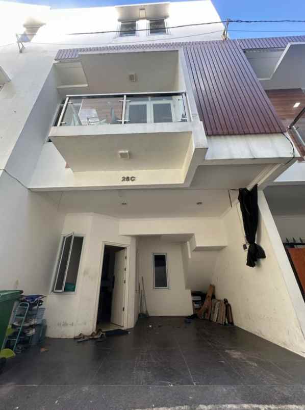 dijual rumah jl cempaka putih tengah