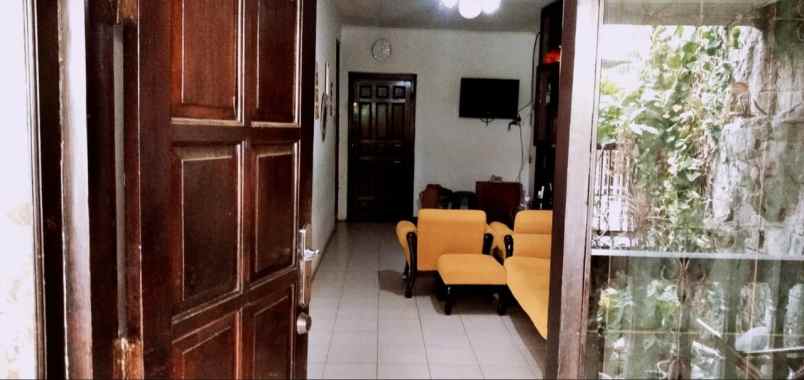 dijual rumah jl cendana utan kayu