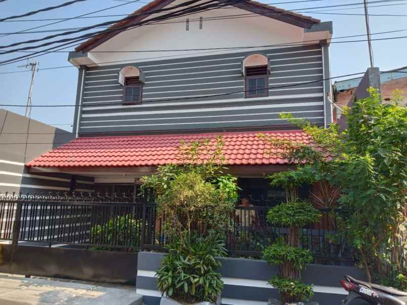 dijual rumah jl cendana utan kayu