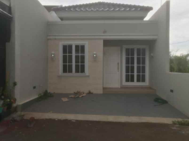 dijual rumah jl cibubur kecamatan