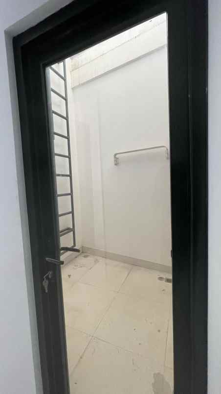 dijual rumah jl cilangkap baru pd