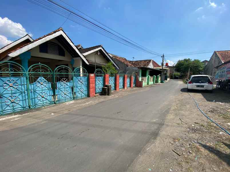 dijual rumah jl damai