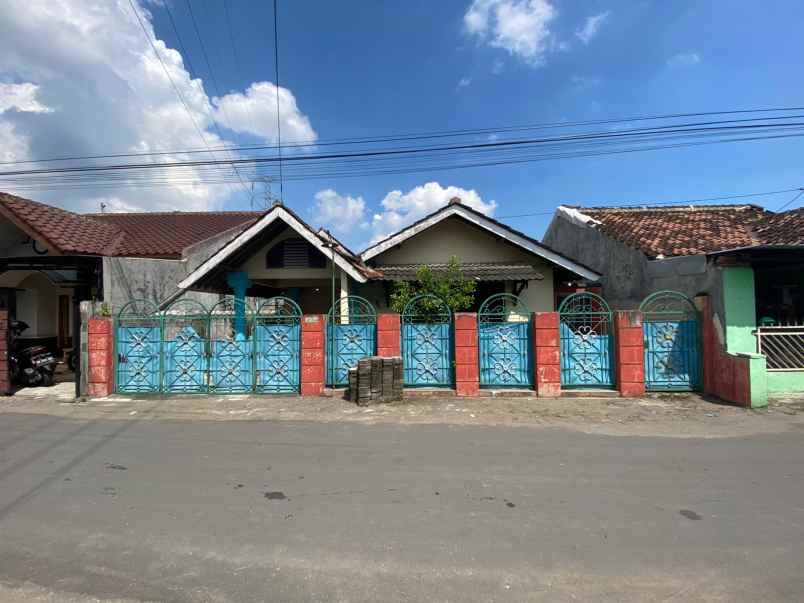 dijual rumah jl damai