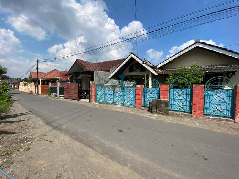 dijual rumah jl damai