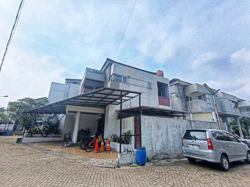 dijual rumah jl dana puri