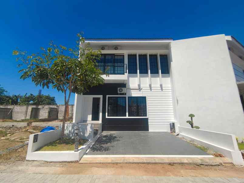 dijual rumah jl dg ramang