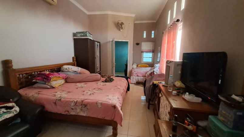 dijual rumah jl dr wahidin sh kebomas