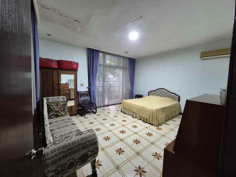 dijual rumah jl flamboyan karet