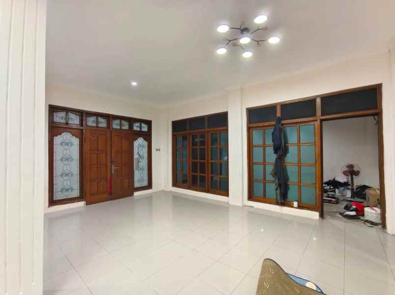 dijual rumah jl garuda