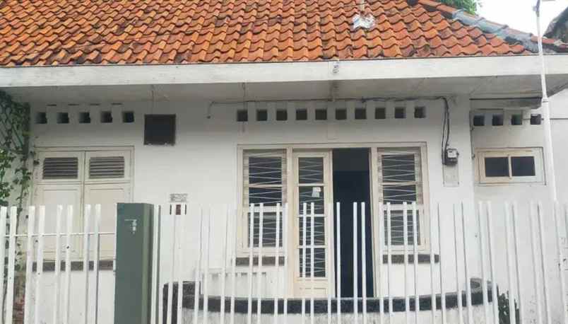 dijual rumah jl gondosuli ketabang kec