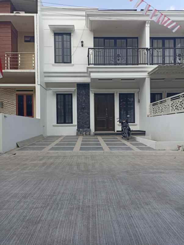 dijual rumah jl haji kocen gdc