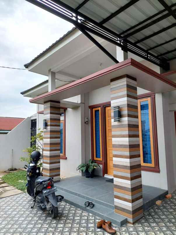 dijual rumah jl hanggar area paus pekanbaru