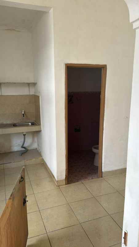 dijual rumah jl jakarta mega cinere