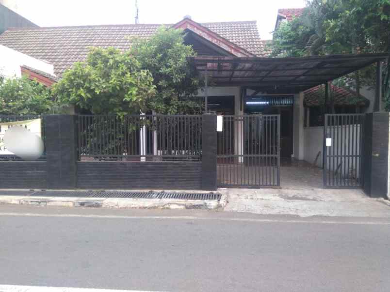 dijual rumah jl jatiwaringin raya