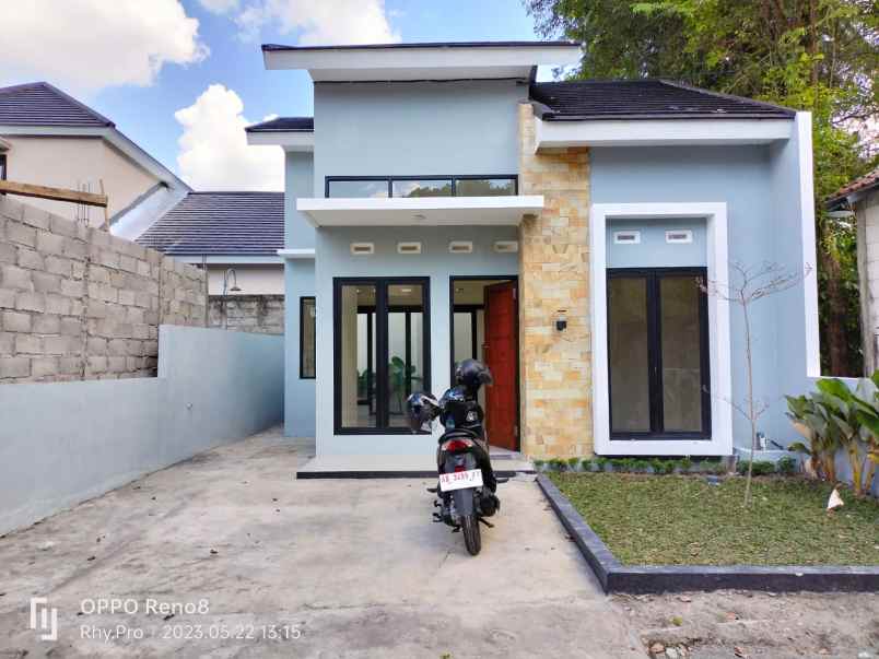 dijual rumah jl kaliurang km 10