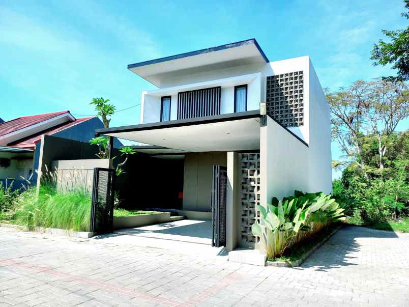 dijual rumah jl kaliurang km 12 ngaglik