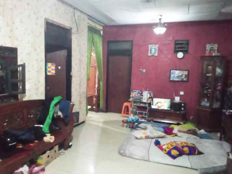 dijual rumah jl kapten dulasim gresik