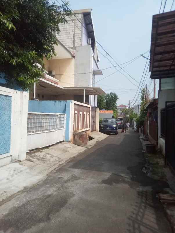 dijual rumah jl kedoya raya kec kebon