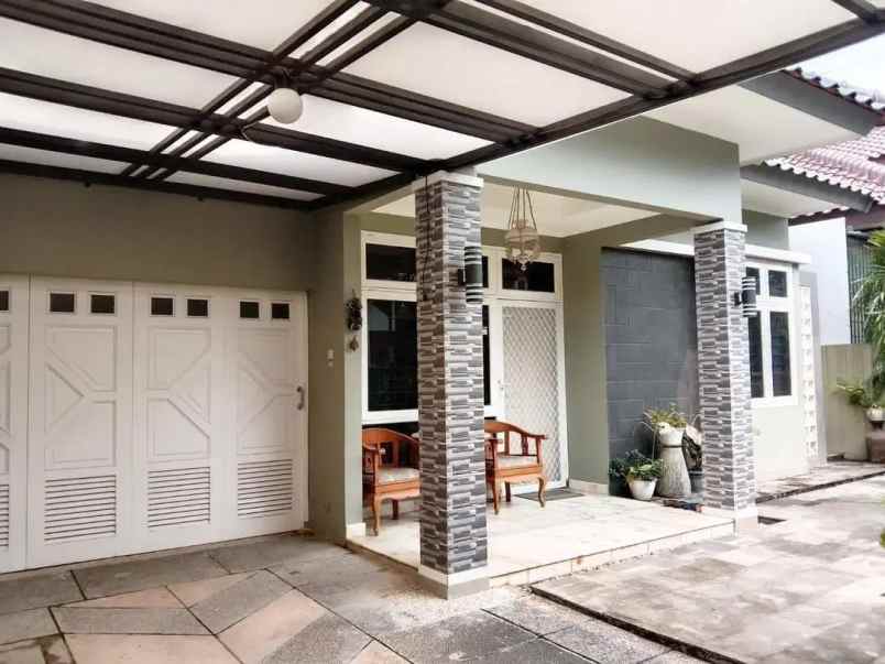 dijual rumah jl kelapa kopyor pondok