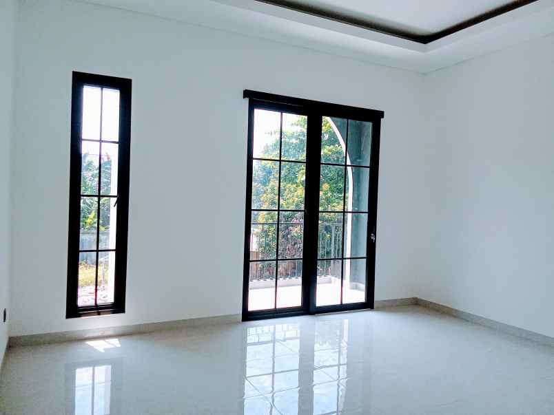 dijual rumah jl krukut raya gandul