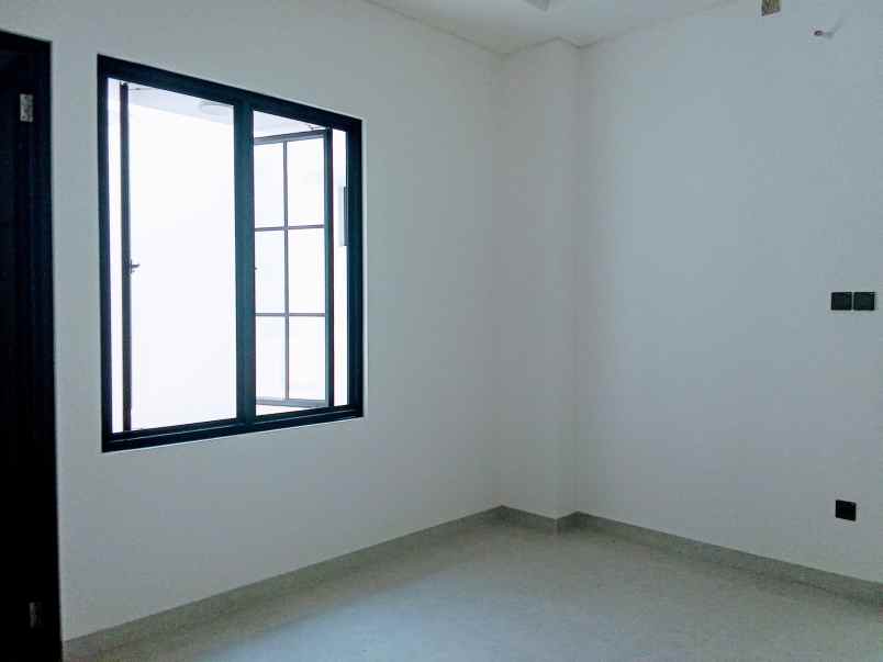 dijual rumah jl krukut raya gandul