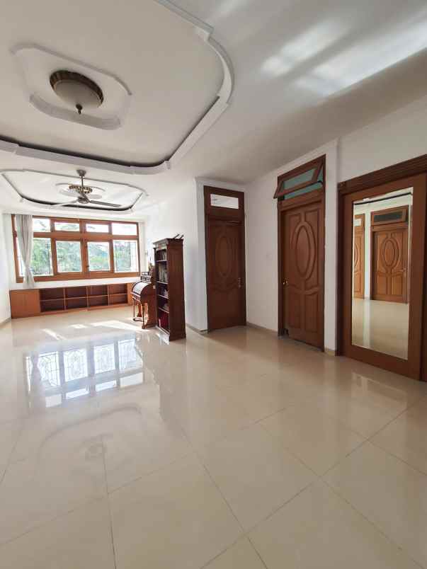 dijual rumah jl mandar utama pondok