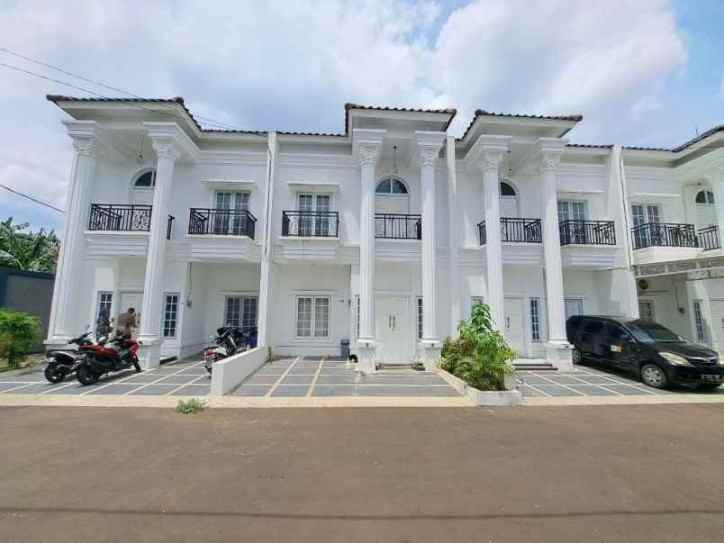 dijual rumah jl pahlawan revolusi