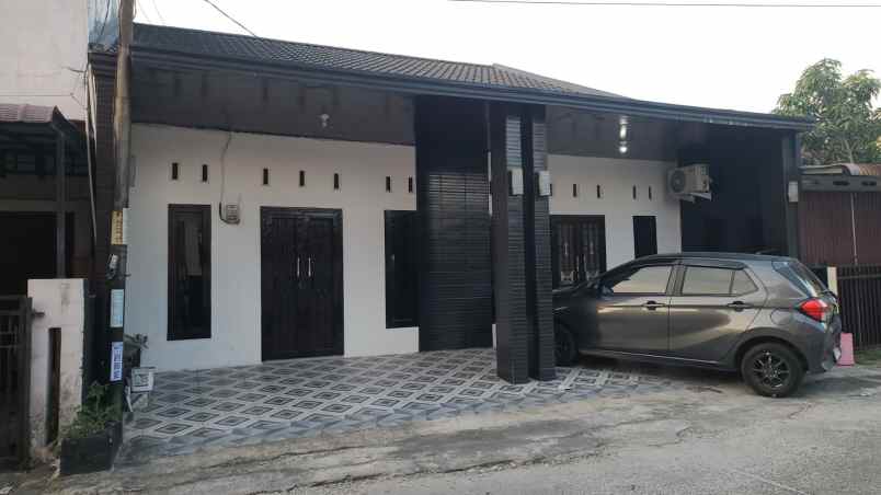 dijual rumah jl paus