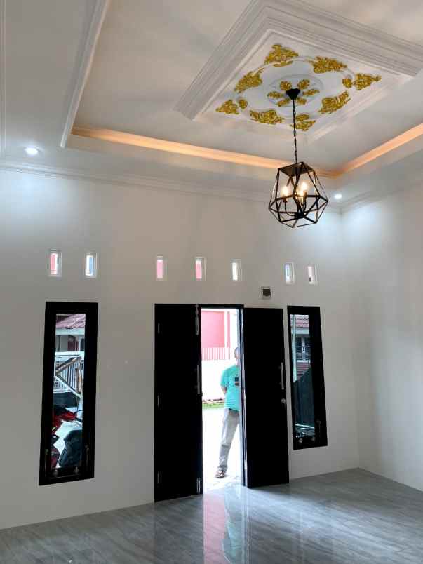 dijual rumah jl paus