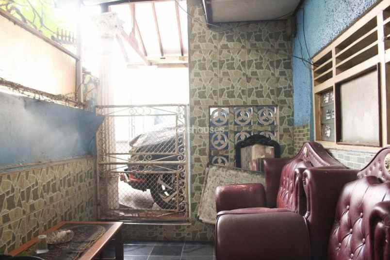 dijual rumah jl peningkatan iv menteng