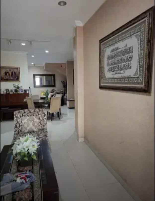 dijual rumah jl pinang perak pondok