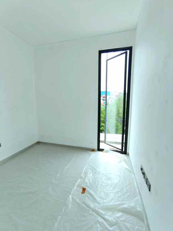 dijual rumah jl pondok hijau