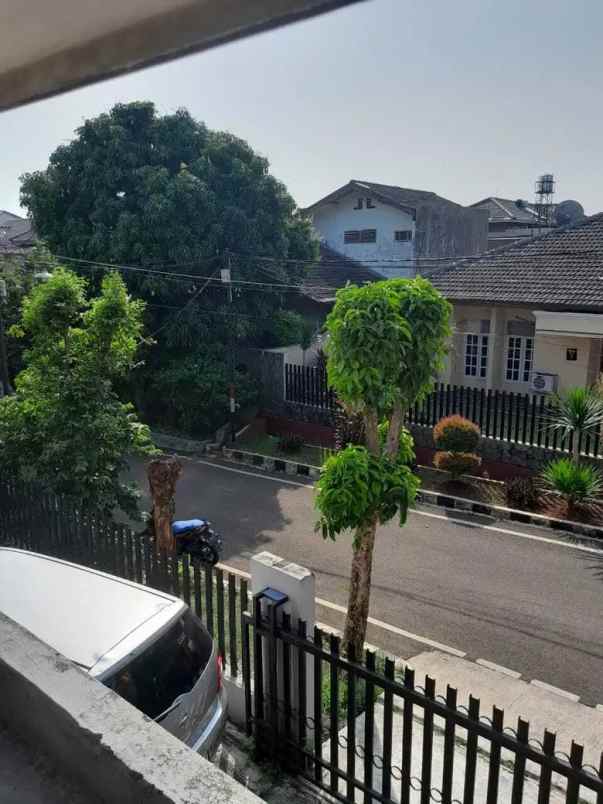 dijual rumah jl pondok kelapa duren