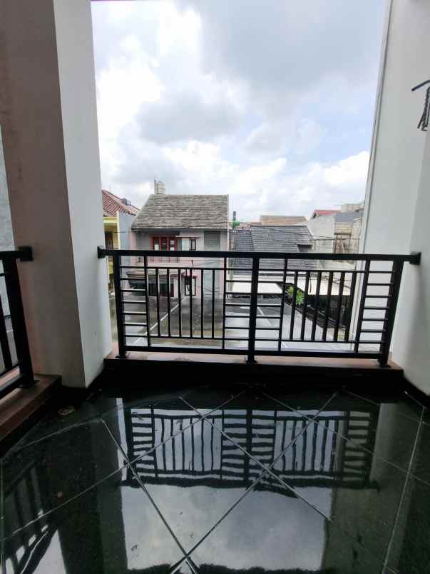 dijual rumah jl pondok kelapa duren