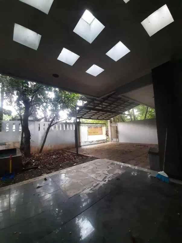 dijual rumah jl pondok kelapa raya