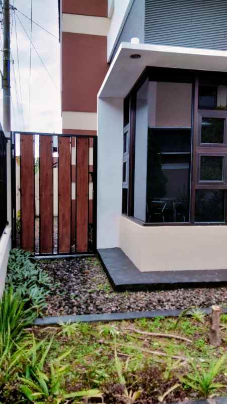 dijual rumah jl rajawali dayakan