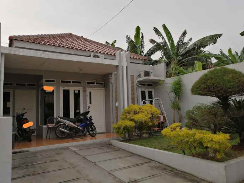 dijual rumah jl raya meruyung depok