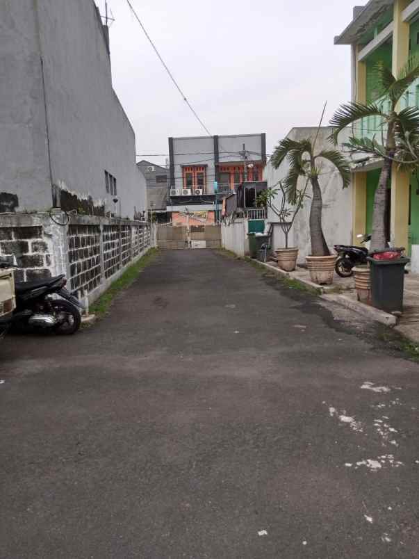 dijual rumah jl setia jatiwaringin