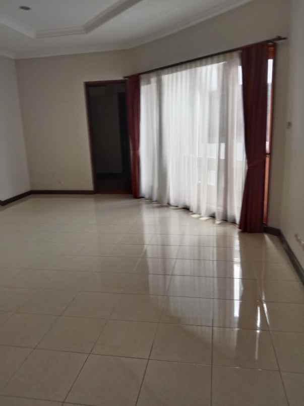 dijual rumah jl wijaya