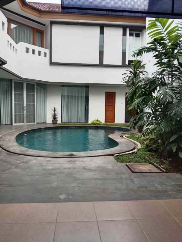 dijual rumah jl wijaya