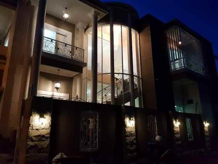 dijual rumah jln monang maning