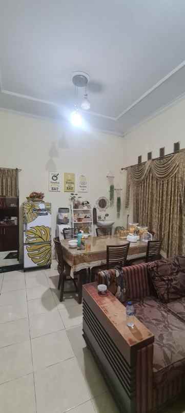 dijual rumah jln raya pandeglang