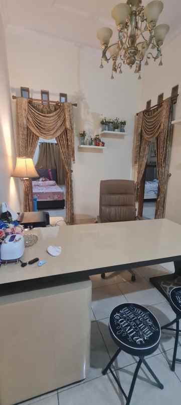 dijual rumah jln raya pandeglang