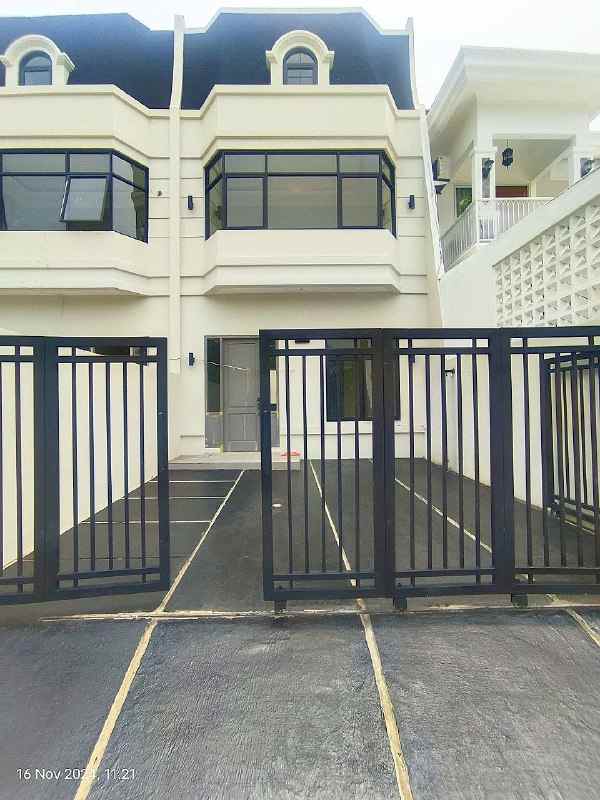 dijual rumah kalibaru